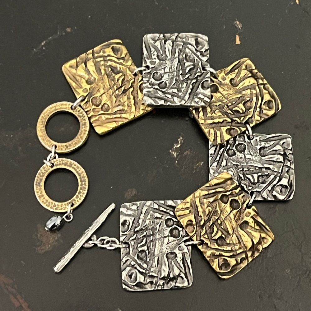 Nabo two-tone metallic bracelet with two sizes, in gold & silver tones.